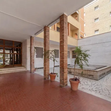Vittoria Quarter Modern