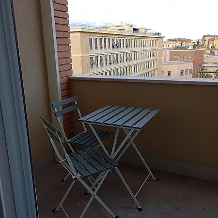 Vittoria Quarter Modern